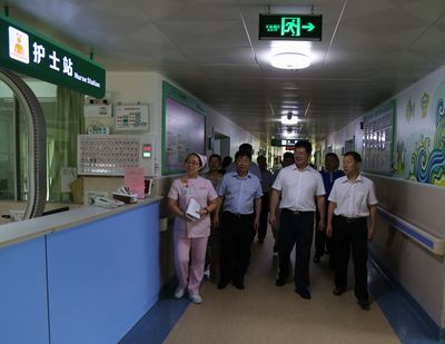 南方醫(yī)科大學(xué)紀(jì)委書記陳文鋒赴第五附屬醫(yī)院調(diào)研 聚焦清廉醫(yī)院建設(shè)與高質(zhì)量發(fā)展